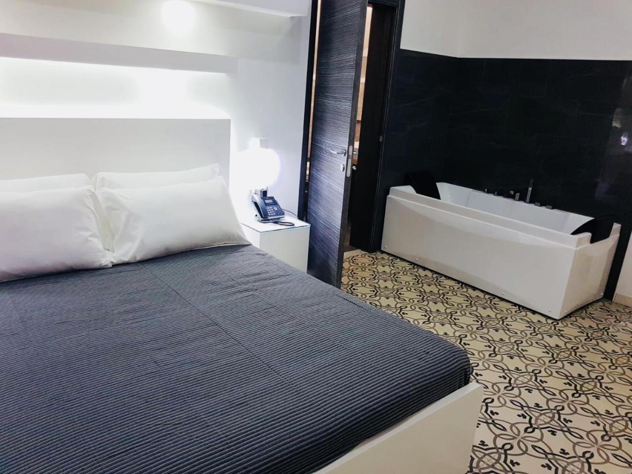 Villa Adelaide Suite & Room 托雷阿马莱 外观 照片