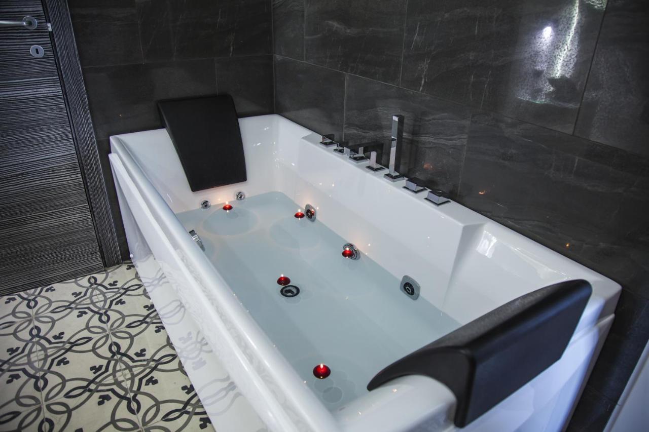 Villa Adelaide Suite & Room 托雷阿马莱 外观 照片